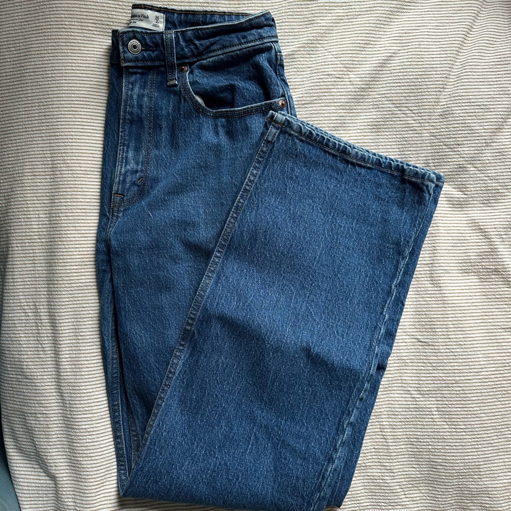 Abercrombie & Fitch Curve Love High Rise 90s Relaxed Jean